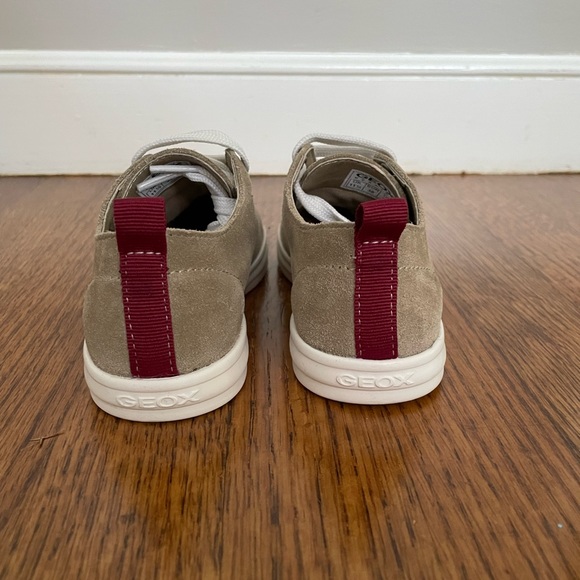 Geox Respira low top suede kids dress sneaker - Picture 7 of 7